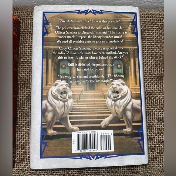 THE LAND OF STORIES Worlds Collide and A Grimm Warning Books - Picture 6 of 7